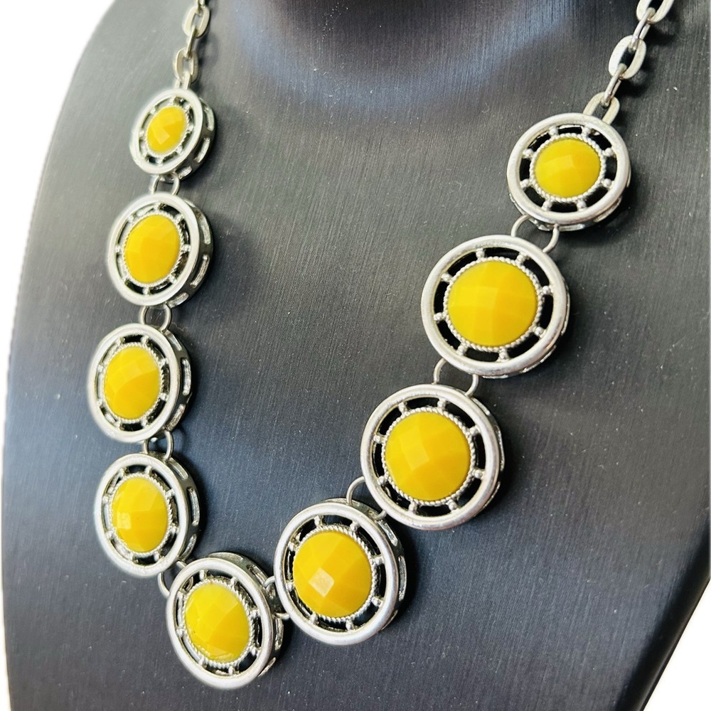 Elegant & Vibrant Yellow Stoned Statement Vintage Style Fashion Necklace